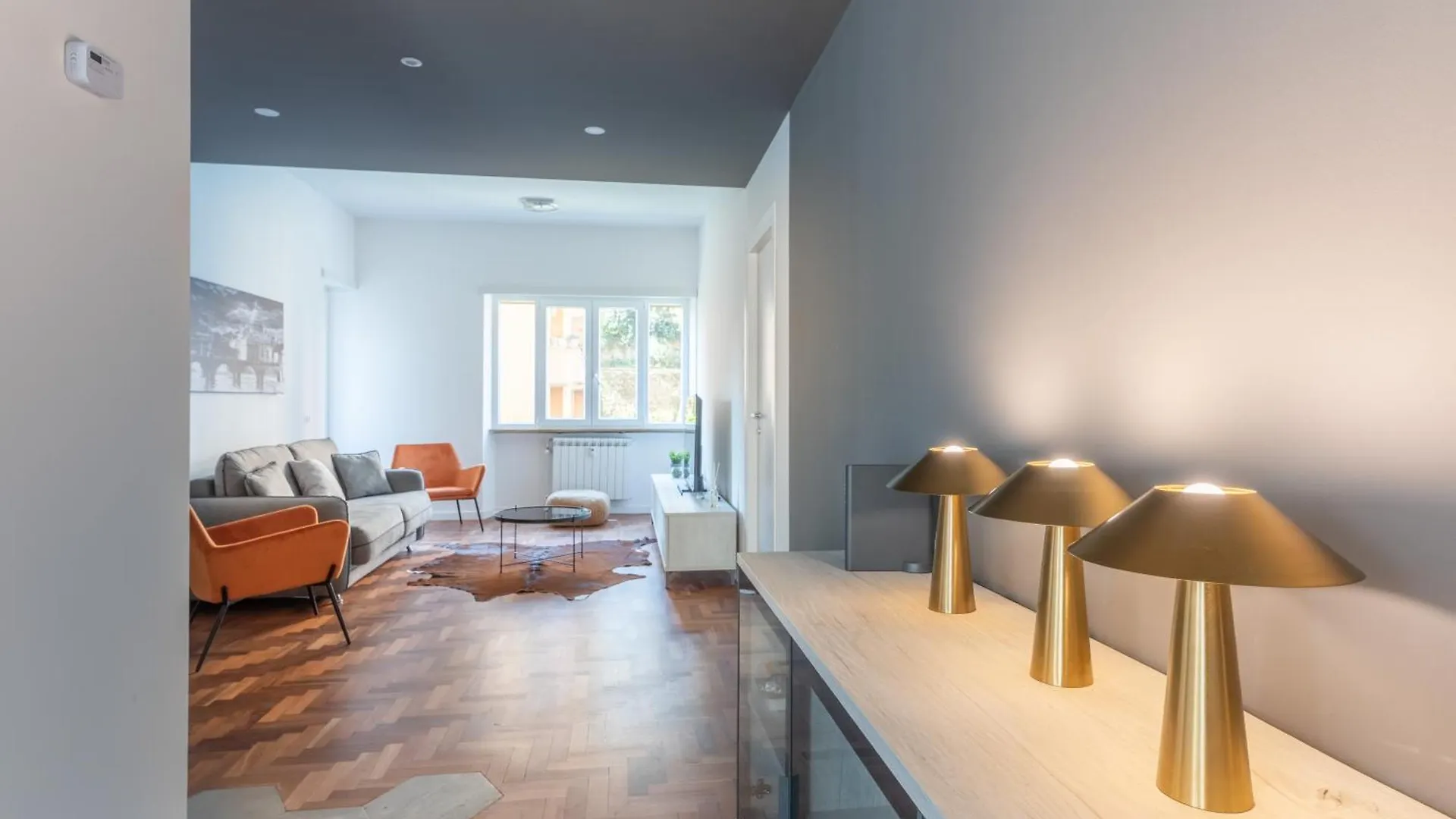 Skylife Modern 4-Bedroom Trastevere Apartment Rome Italy
